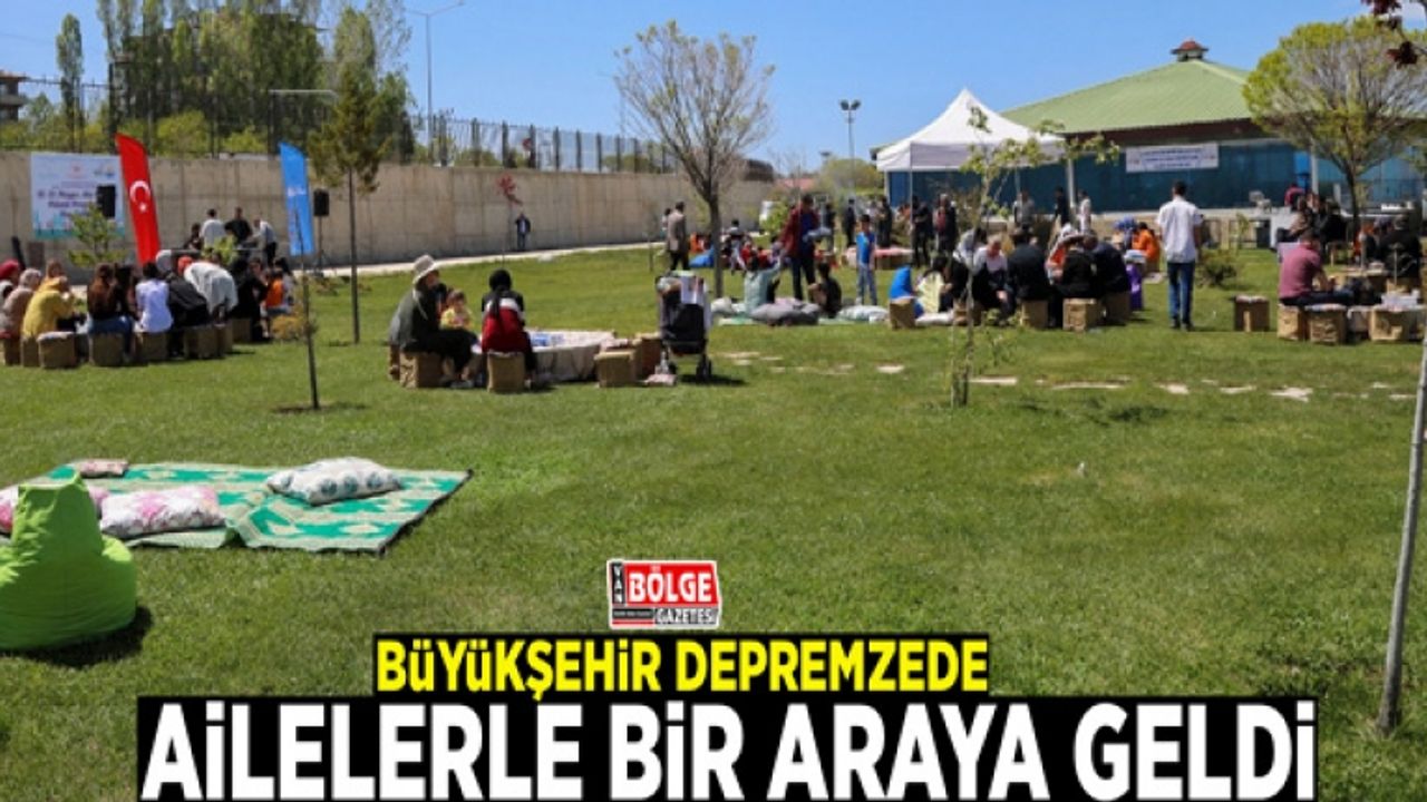 Büyükşehir depremzede ailelerle bir araya geldi