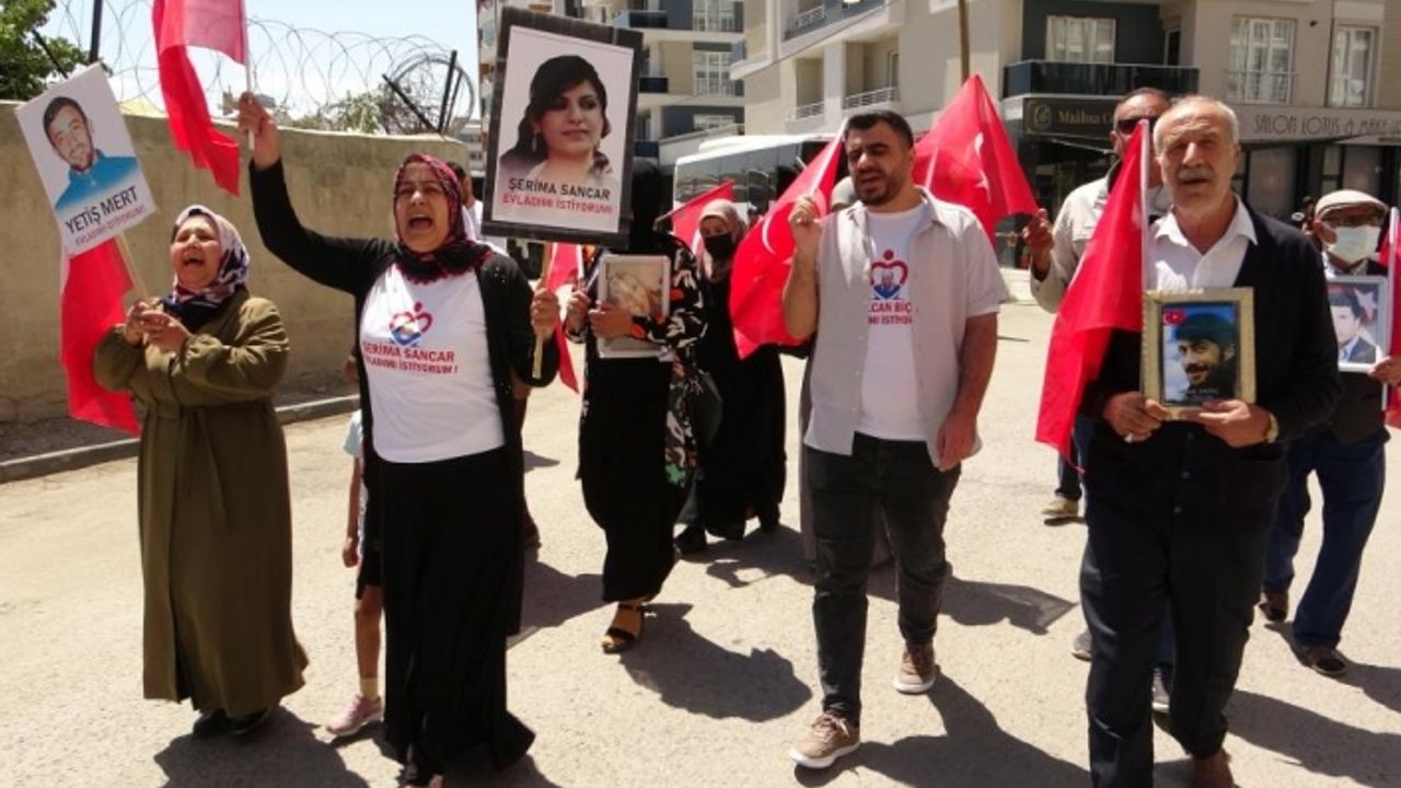 Vanlı ailelerin evlat nöbeti sürüyor