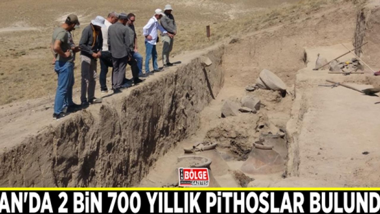 Van'da 2 bin 700 yıllık pithoslar bulundu