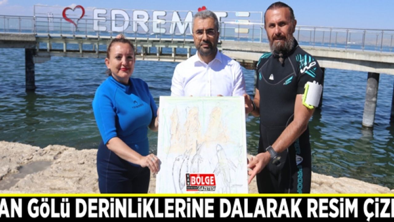 Van Gölü derinliklerine dalarak resim çizdi