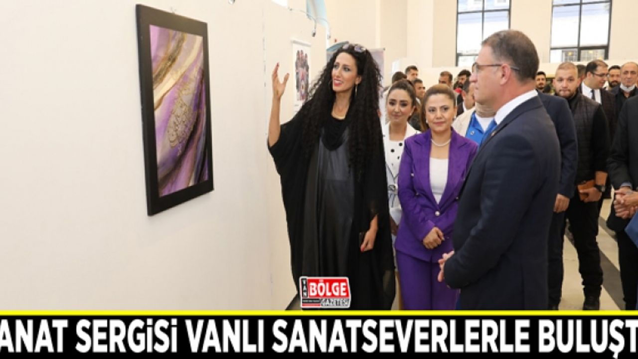 Nur Aydın’ın sanat sergisi Vanlı sanatseverlerle buluştu