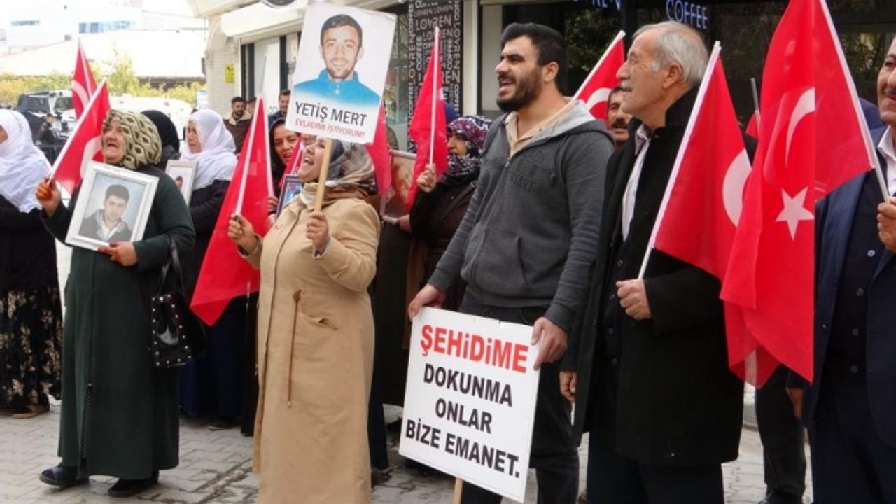 Vanlı ailelerin evlat nöbeti sürüyor