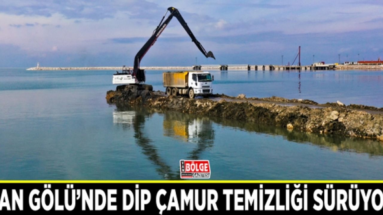 Van Gölü’nde dip çamur temizliği sürüyor
