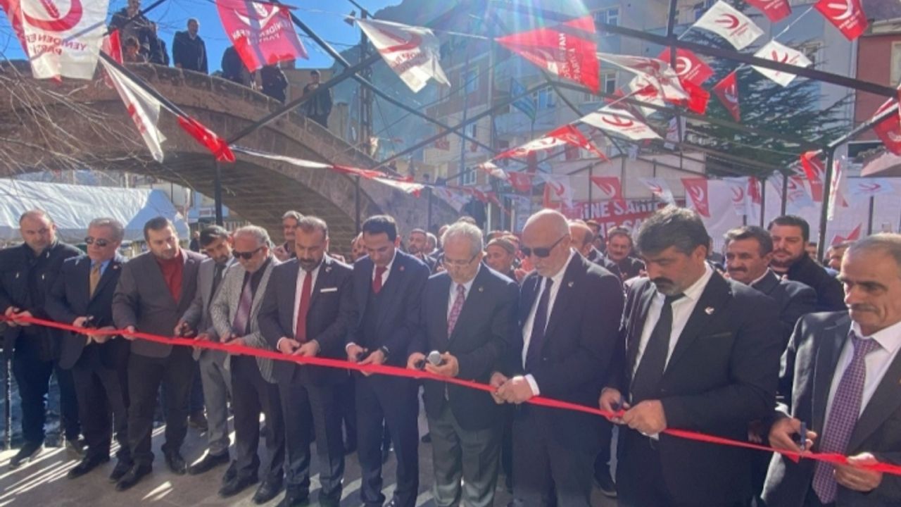 Yeniden Refah Partisi'nin Çatak Seçim bürosu açıldı