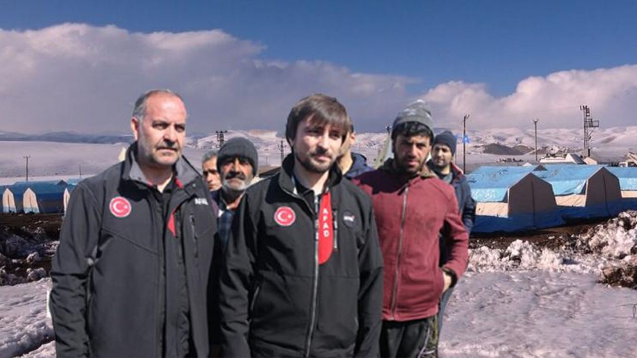 AFAD Başkanı Başkale'deki köylerde...