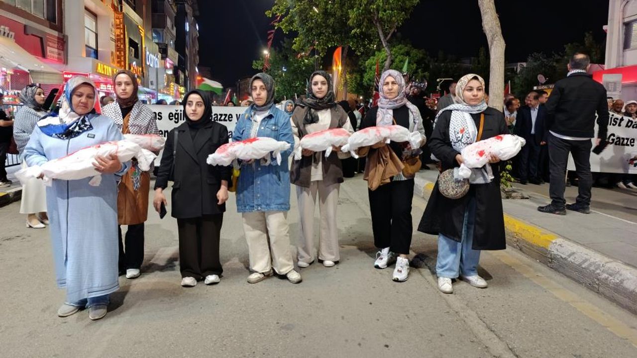 Van'da, Filistin'e destek yürüyüşü düzenlendi
