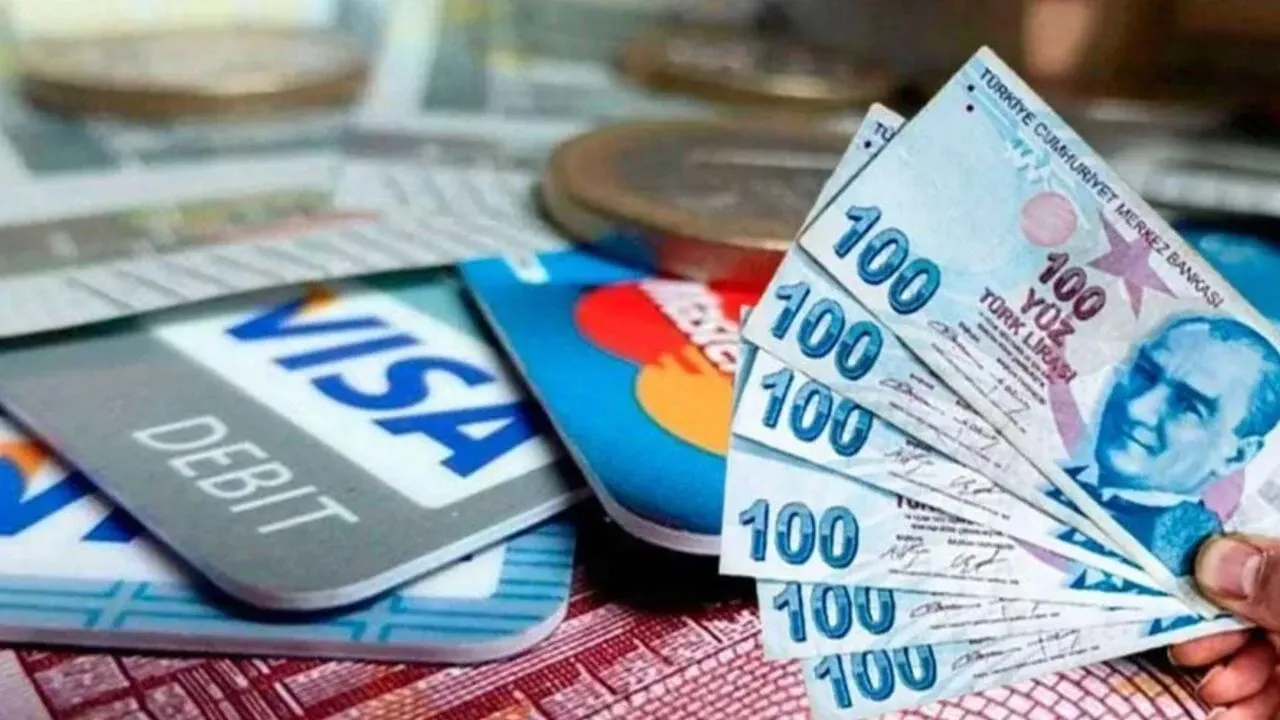 Kredi Kartı Kullanıcılarını Bekleyen Tehlike: Limitler Düşecek Mi?
