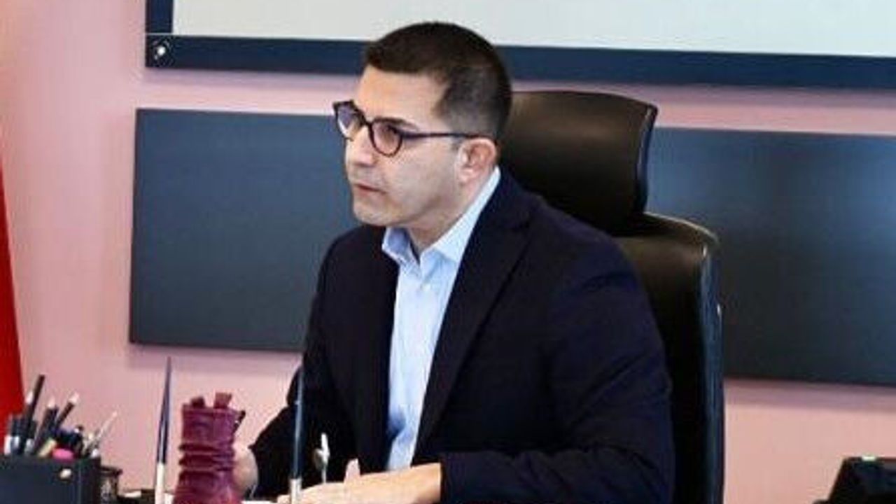 Kuşadası Belediye Başkanı Ömer Günel Yolsuzluk Suçlamasıyla Gözaltında