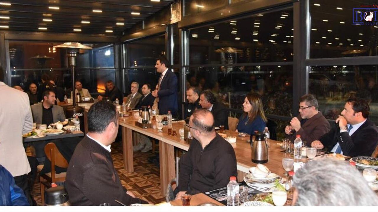 Van İpekyolu Kaymakamı'nın Muhtarlarla İftarı İle Dayanışma Rüzgarı Esti