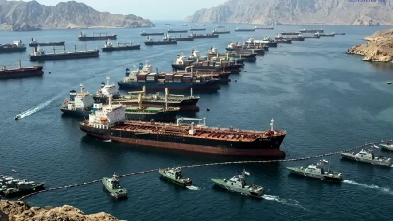 Hürmüz Boğazı kapatıldı mı? İran'dan gemilere "Sıkıysa geçin" uyarısı!