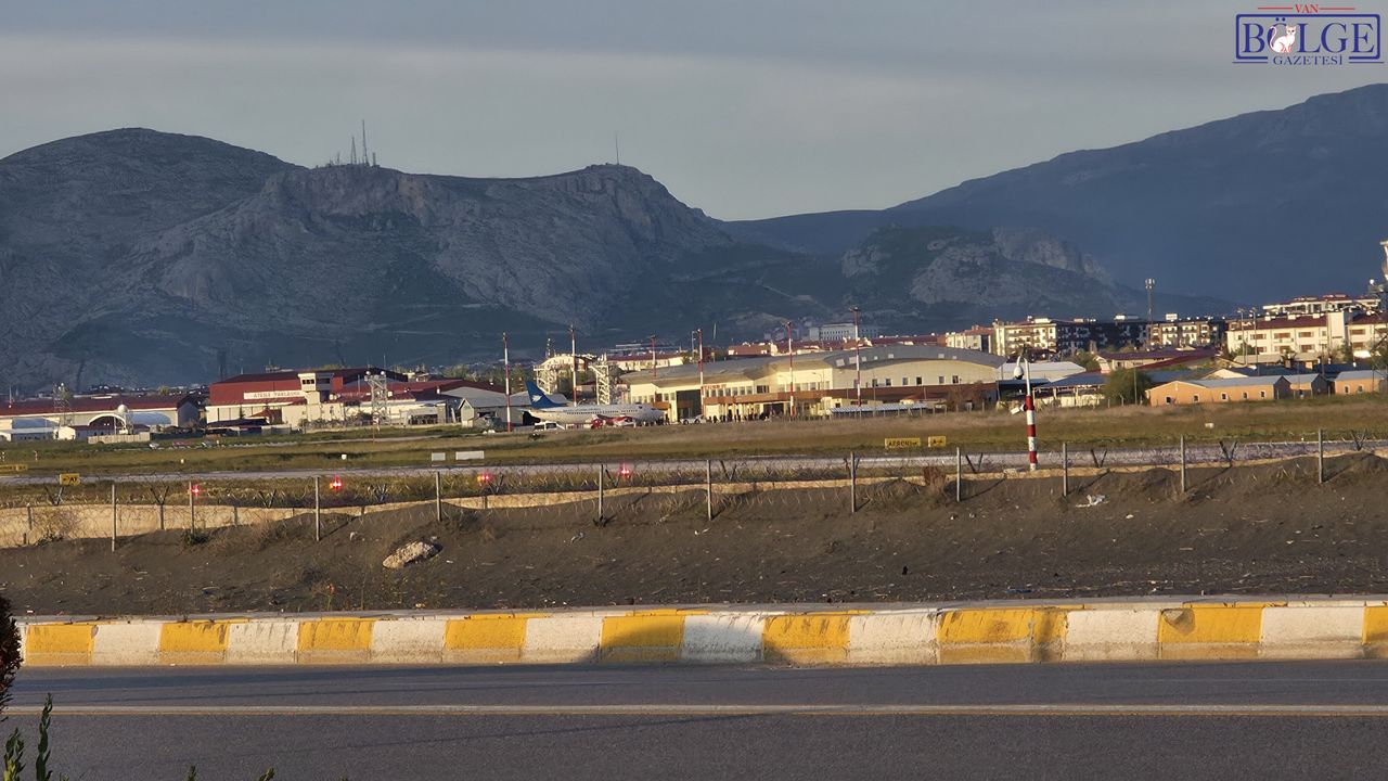 Van'da yakalanan düzensiz göçmenler sınır dışı edildi