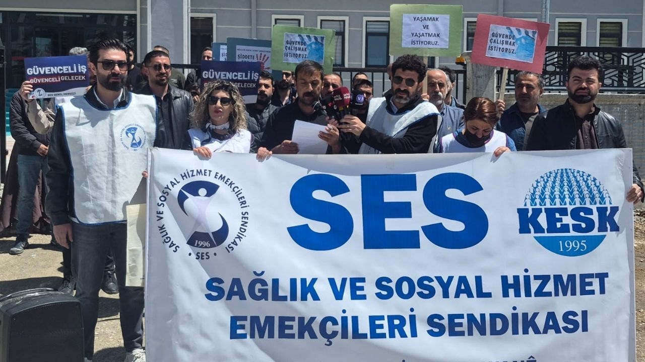Van’da İl Müdürlüğü Önünde Eylem: ‘Çalışan Güvenliği Sağlanmıyor’