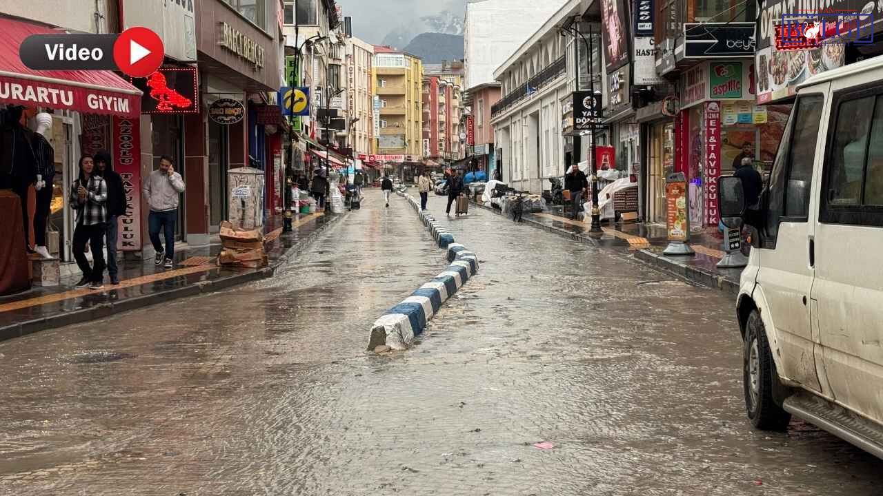 Van’da bayram öncesi cadde ve sokaklar boş kaldı