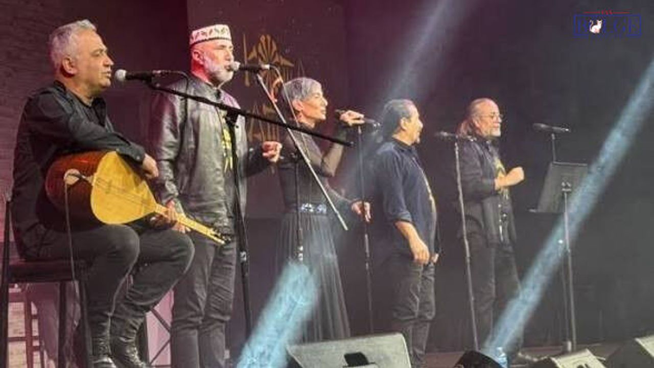 Koma Amed Mardin’de sahne aldı