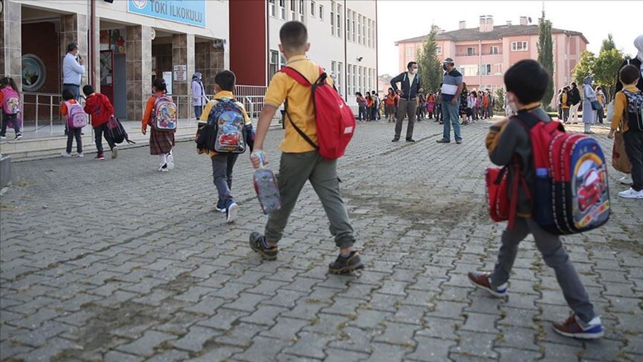 Kurban Bayramı Tatili 9 Gün Olacak mı? Bakan Ersoy’dan Açıklama