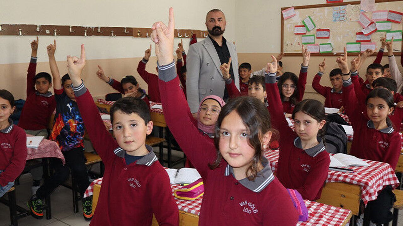 7 Milyon Öğrencinin Katıldığı Olimpiyatta Vanlı Öğ