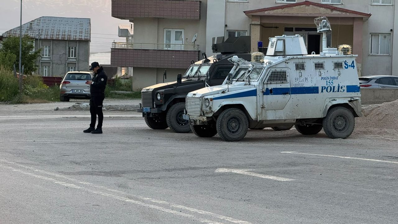 Mahallede iki grup arasında bıçaklı kavga: 5 Yaral