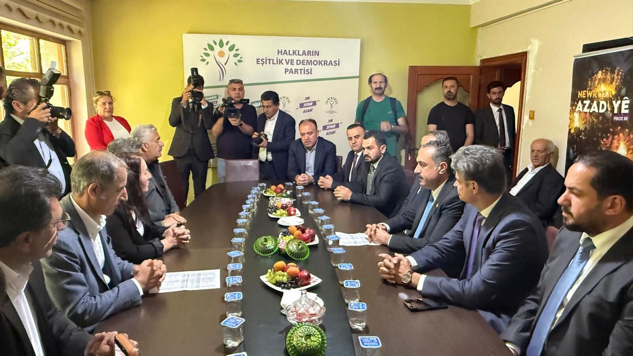 Kürt Yöneticilerden Van DEM Parti İl Örgütüne Anlamlı Ziyare