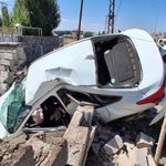 İki araç kavşakta çarpıştı! 1’i çocuk 4 kişi yaralandı