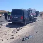 Feci kaza! Hafif ticari araç kamyona çarptı: 4 ölü, 2 ağır yaralı