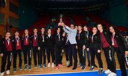 ​Van YYÜ Kadın Voleybol Takımı grup birincisi oldu