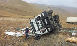 Van’da 2 TIR kafa kafaya çarpıştı: 2 yaralı