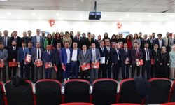 Erciş’te başarılı öğretmenlere taltif belgesi verildi