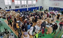 Edremit Belediyesi’nden deprem bölgesine 6 tır ihtiyaç malzemesi…