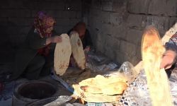 Ercişli kadınlar depremzedeler için ekmek pişirdi