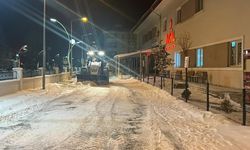 Muradiye’de karla mücadele çalışması aralıksız sürüyor
