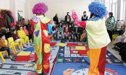 Van’daki depremzede çocuklara moral…