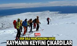 Van Gölü manzarasına karşı kaymanın keyfini çıkardılar