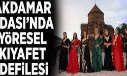 Akdamar Adası’nda yöresel kıyafet defilesi