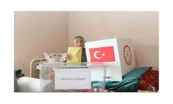 Sandığa gidemeyenlerin evine sandık götürüldü