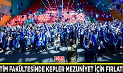 Eğitim fakültesinde kepler mezuniyet için fırlatıldı