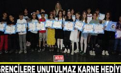 Öğretmenden öğrencilerine unutulmaz karne hediyesi