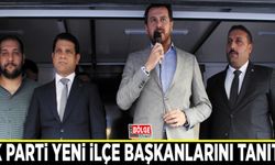 AK Parti yeni ilçe başkanlarını tanıttı