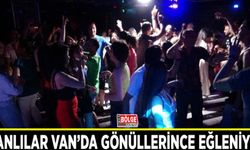 İranlılar Van’da gönüllerince eğleniyor