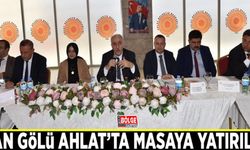 Van Gölü Ahlat’ta masaya yatırıldı