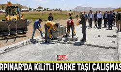 Gürpınar’da kilitli parke taşı çalışması…