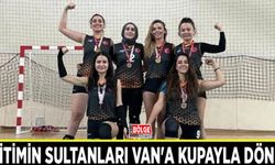 Eğitimin Sultanları Van'a kupayla döndü