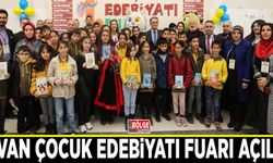 1. Van Çocuk Edebiyatı Fuarı açıldı