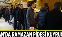 Van’da Ramazan pidesi kuyruğu