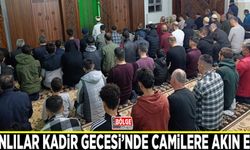 Vanlılar Kadir Gecesi’nde camilere akın etti