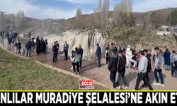 Vanlılar Muradiye Şelalesi’ne akın etti