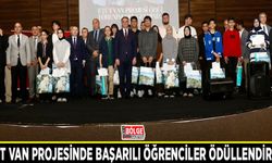 Etüt Van Projesinde başarılı öğrenciler ödüllendirildi