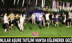 İranlılar Aşure tatilini Van'da eğlenerek geçirdi