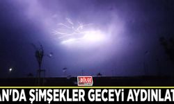 Van'da şimşekler geceyi aydınlattı