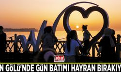 Van Gölü'nde gün batımı hayran bırakıyor