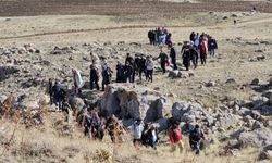 Öğretmenlerden Zernaki Tepe'ye doğa yürüyüşü...